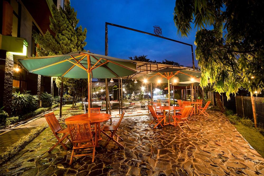Mmugm Hotel Pakualaman Εξωτερικό φωτογραφία