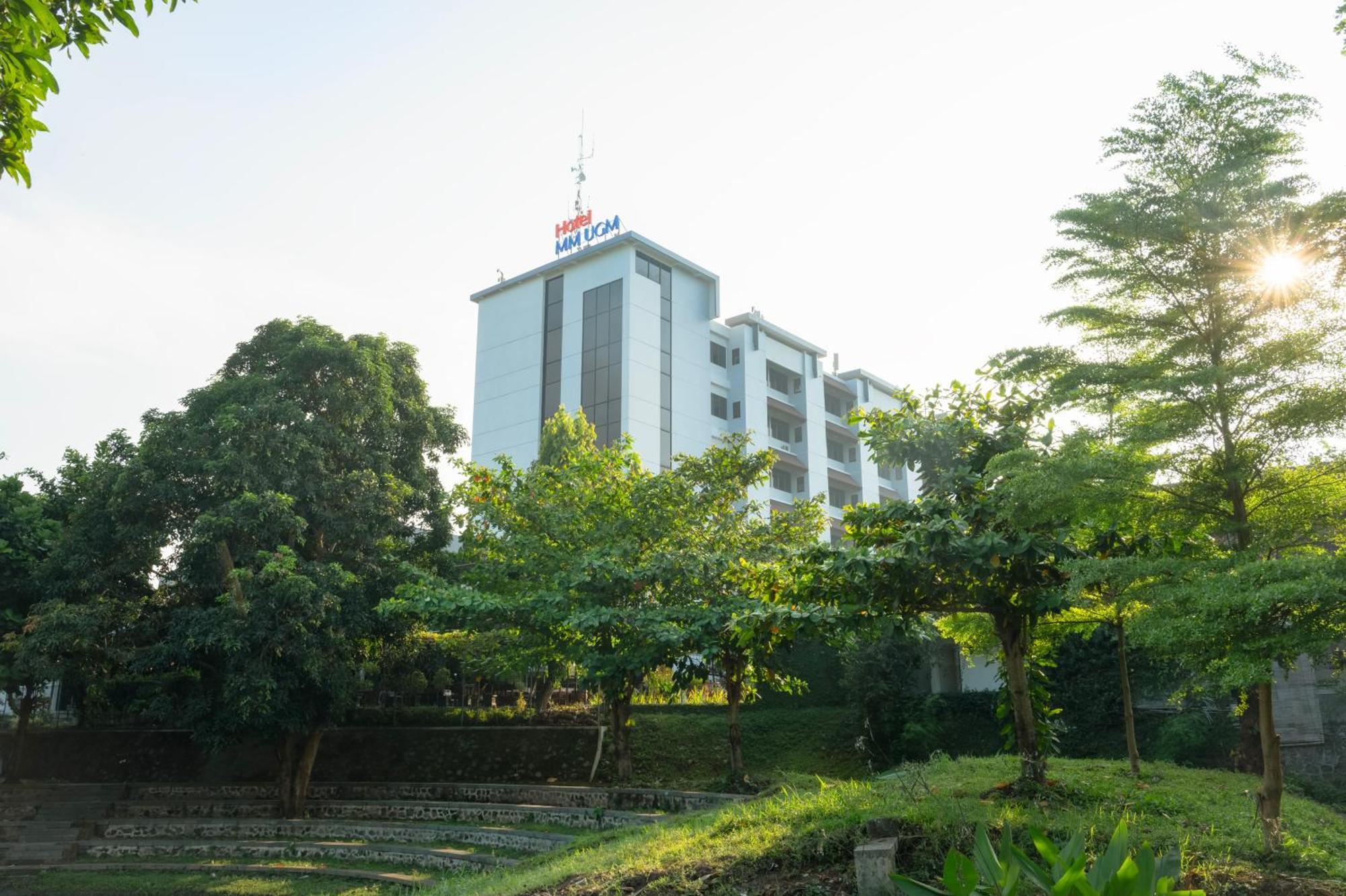 Mmugm Hotel Pakualaman Εξωτερικό φωτογραφία